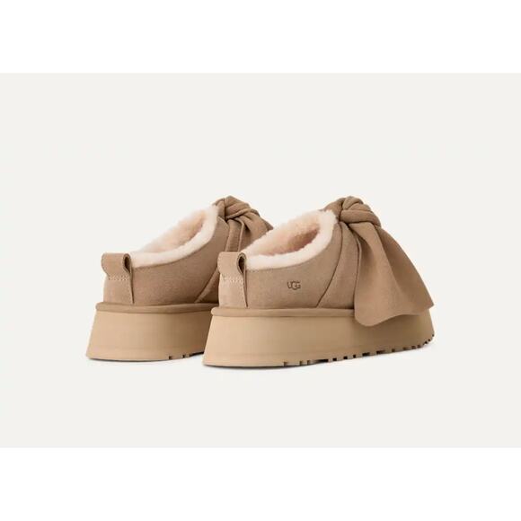 NWT Ugg Platform Slip-On Bow Sand Womens Size 7 - Picture 4 of 15